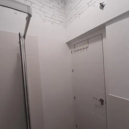 Plaza Andalucia -a 10min Caminando Del Puente דירה