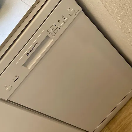 Plaza Andalucia -a 10min Caminando Del Puente דירה