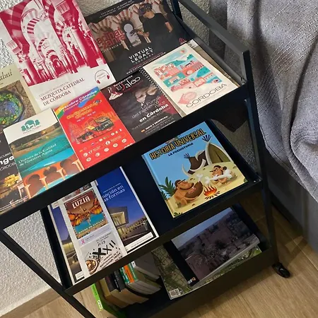 Plaza Andalucia -a 10min Caminando Del Puente דירה