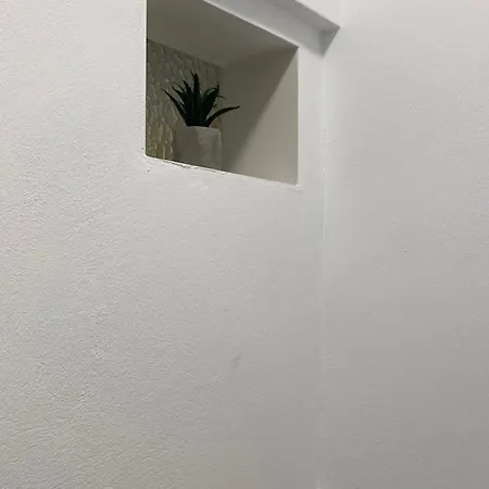 Plaza Andalucia -a 10min Caminando Del Puente