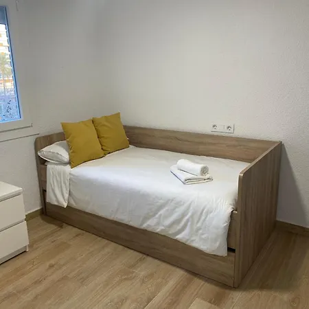 Plaza Andalucia -a 10min Caminando Del Puente דירה *