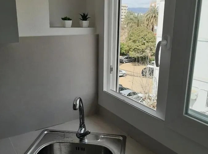 Plaza Andalucia -a 10min Caminando Del Puente Apartamento *