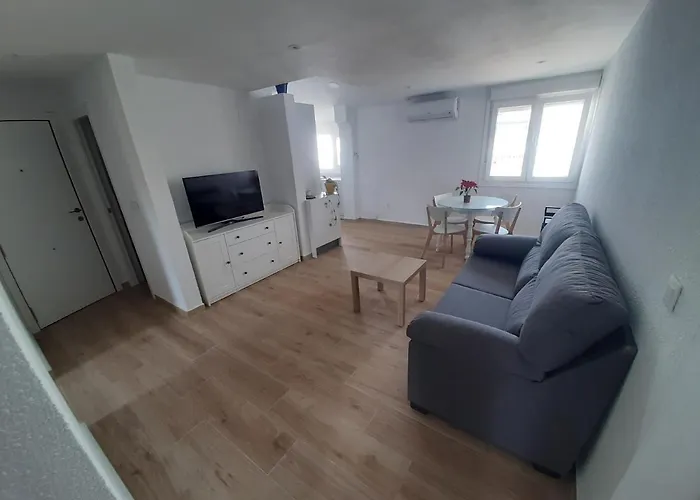 Plaza Andalucia -a 10min Caminando Del Puente Daire *