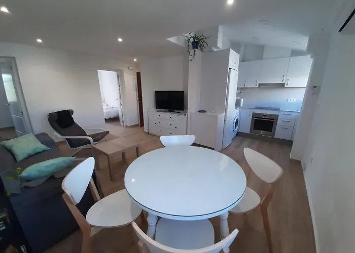 Plaza Andalucia -a 10min Caminando Del Puente