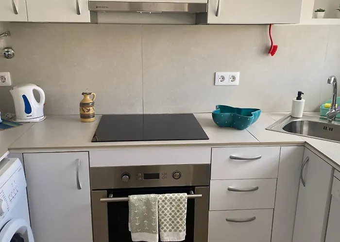 Plaza Andalucia -a 10min Caminando Del Puente *