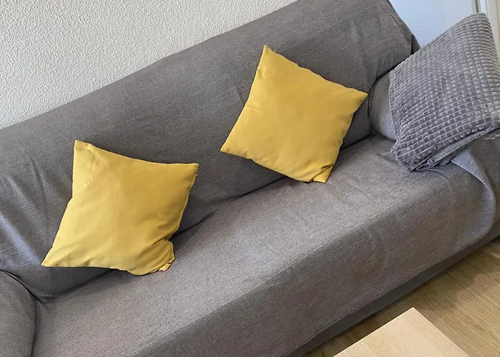 Plaza Andalucia -a 10min Caminando Del Puente Apartamento *