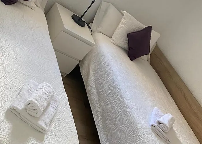 Plaza Andalucia -a 10min Caminando Del Puente *