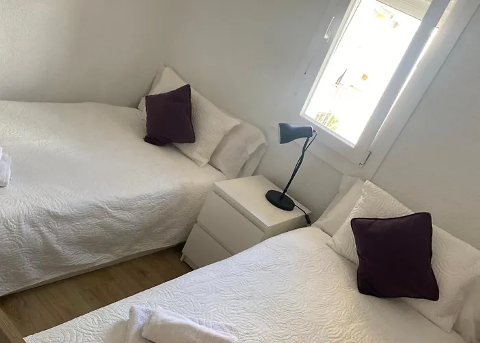 Plaza Andalucia -a 10min Caminando Del Puente