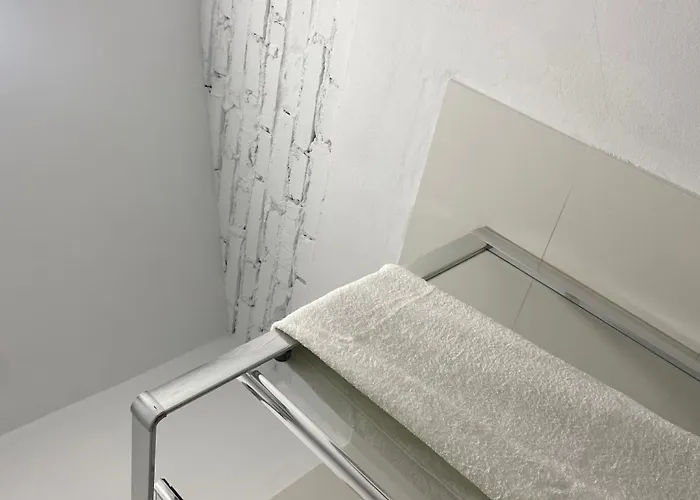 Plaza Andalucia -a 10min Caminando Del Puente