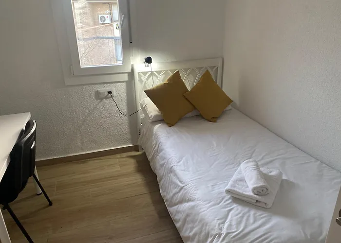 Plaza Andalucia -a 10min Caminando Del Puente *