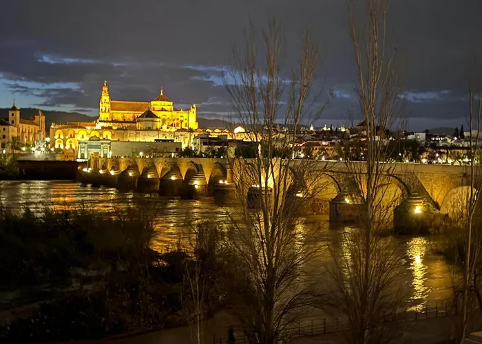 Plaza Andalucia -a 10min Caminando Del Puente