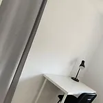 Plaza Andalucia -a 10min Caminando Del Puente Apartamento