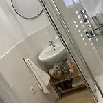 Plaza Andalucia -a 10min Caminando Del Puente Apartamento *