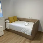 Plaza Andalucia -a 10min Caminando Del Puente Apartamento *