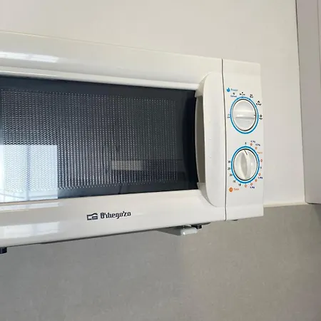 Plaza Andalucia -a 10min Caminando Del Puente Apartamento